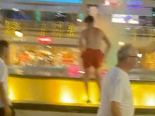 Brit tourist jumps into Tenerife fountain for 20 euro bet – locals were seething