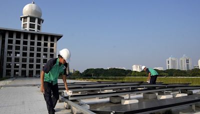 印尼伊斯蒂柯拉清真寺屋頂設置太陽能板 (圖)
