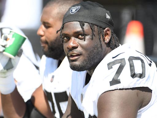 Chargers add offensive line depth, sign former Raiders first-round pick