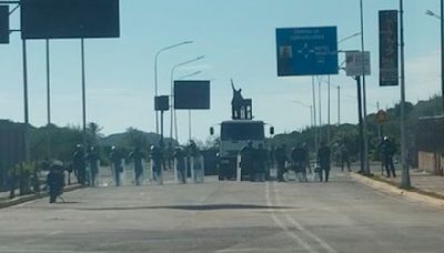 Estatuas de Hugo Chávez fueron derribadas en medio de las protestas del lunes #29Jul