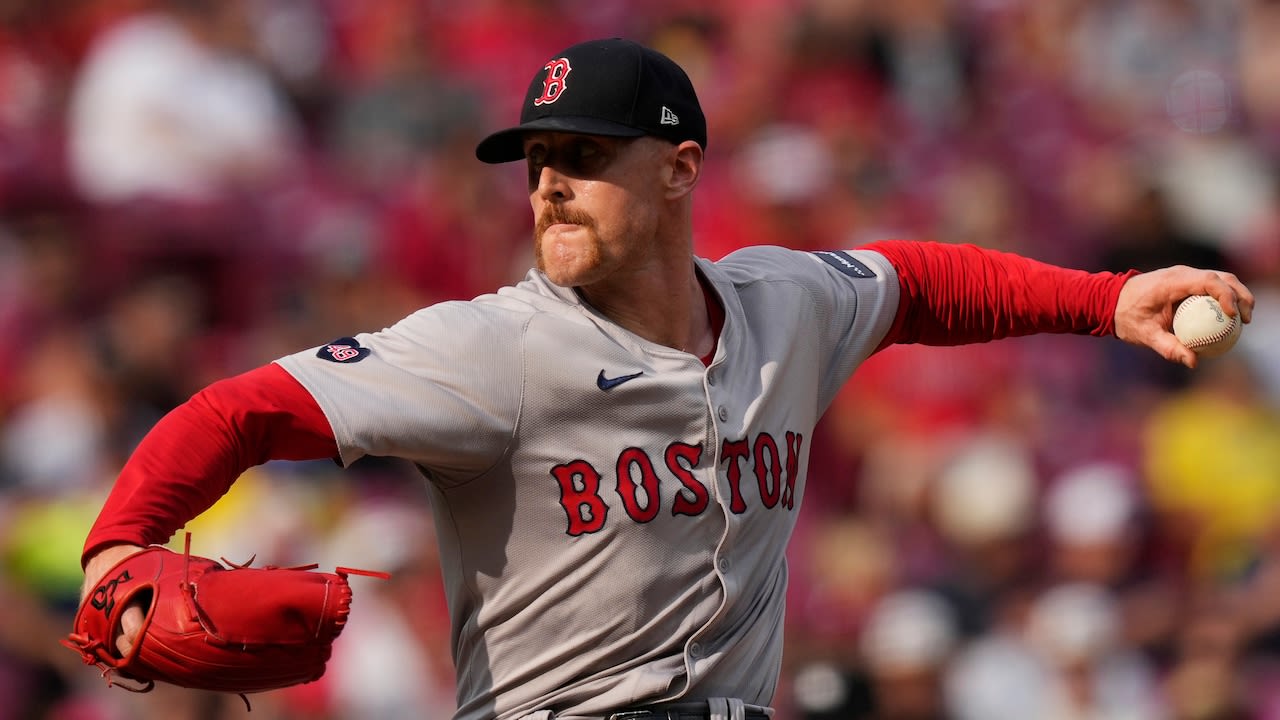 Alex Cora explains Red Sox roster move, promoting lefty who got hit ‘hard’