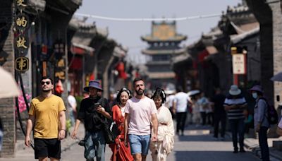 China eases int'l travel to meet outbound tourism demand