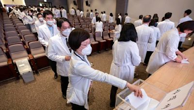 Everyone agrees South Korea needs more doctors — except the 9,000 doctors on strike