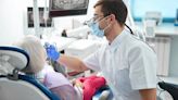 Cómo pedir cita para ir al dentista gratis en Madrid si eres mayor de 80 años