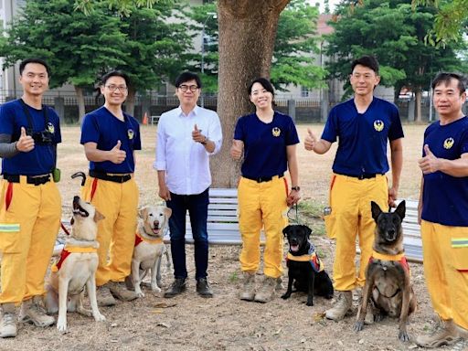 「國際搜救犬日」親赴消防局慰勉 陳其邁致敬救難幕後功臣