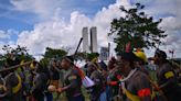 Cientos de indígenas brasileños reclaman en el Congreso el avance de las demarcaciones