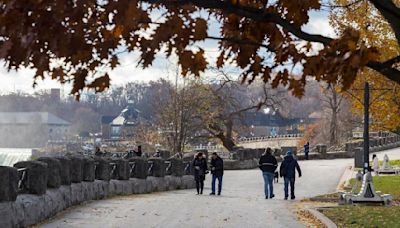 ‘Summer versus winter’: Could the start to October spell the end of summerlike weather in Ontario?