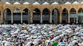 Extreme heat kills hundreds of Muslim pilgrims