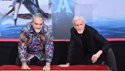 James Cameron lamenta morte de Jon Landau, seu 'braço-direito' produtor de 'Titanic' e 'Avatar'