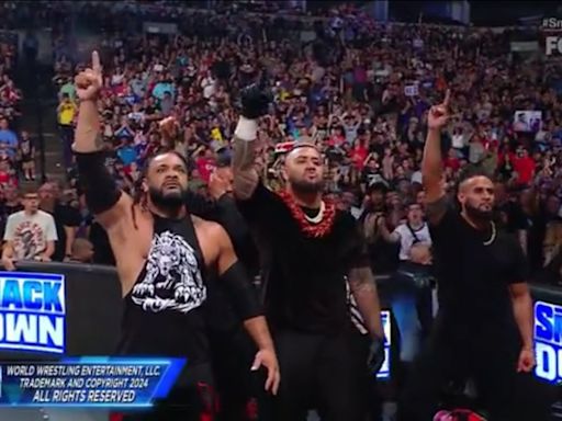The Bloodline ataca a Cody Rhodes y Kevin Owens en WWE SmackDown