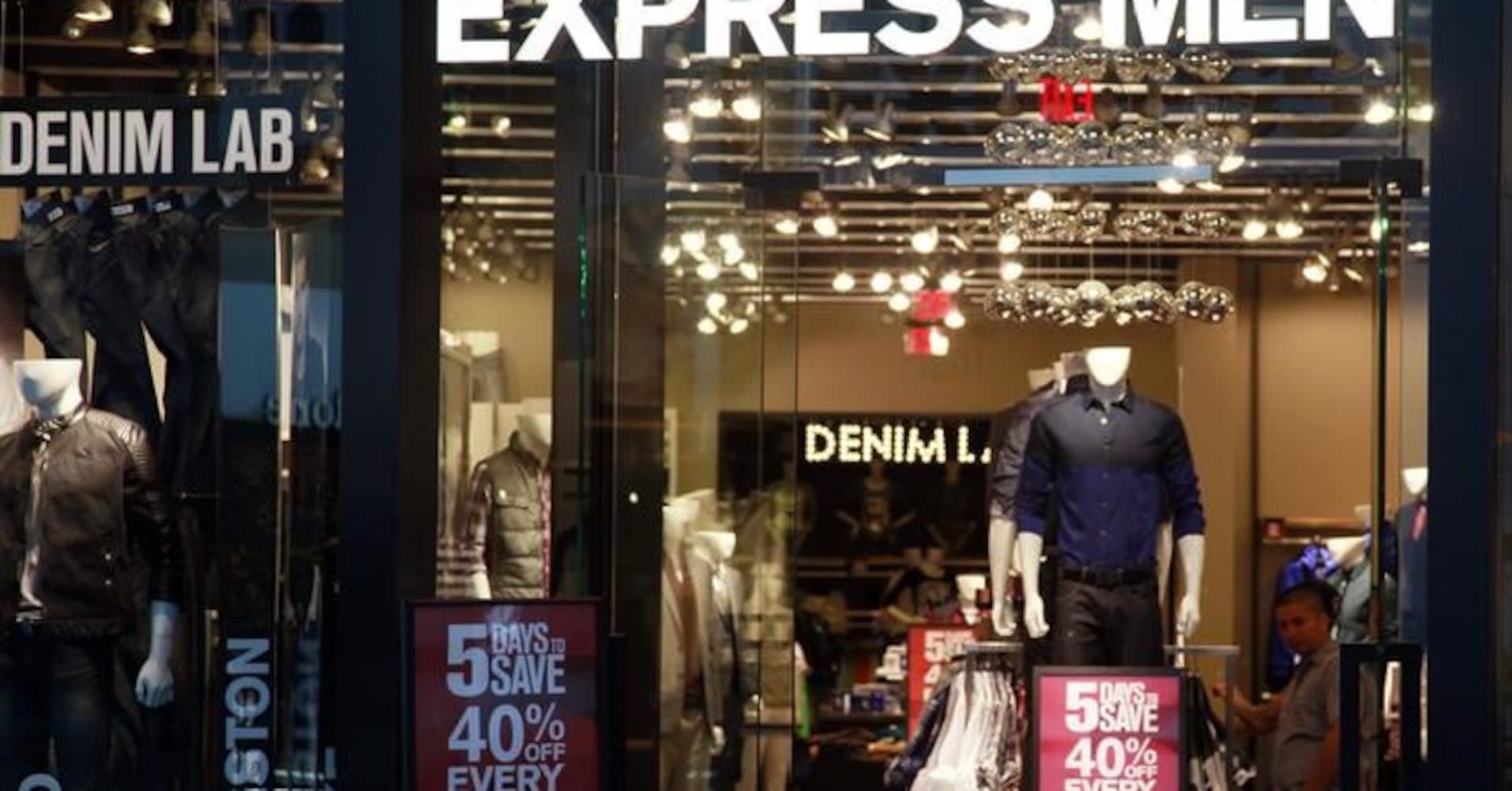 Apparel company Express seeks quick bankruptcy sale