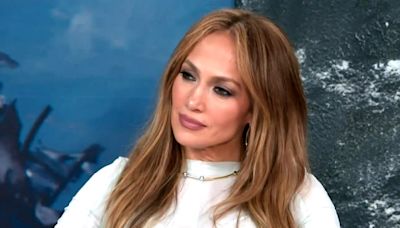 Jennifer Lopez confiesa que lloró al leer el guion de 'Atlas' su más reciente cinta sobre el espacio