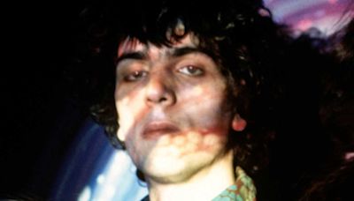 “He was definitely there, and it was weird”: Syd Barrett’s 1975 visit to Pink Floyd‘s studio