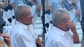 Abuelito llora al acudir al primer concierto de su vida; además, era de su ídolo, Ramón Ayala