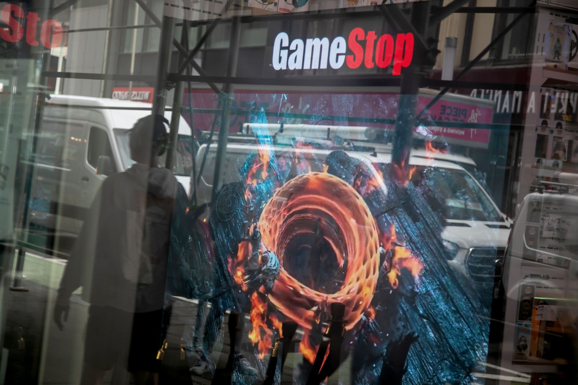 GameStop Slumps on Share Sale Plan as Gill Makes YouTube Return