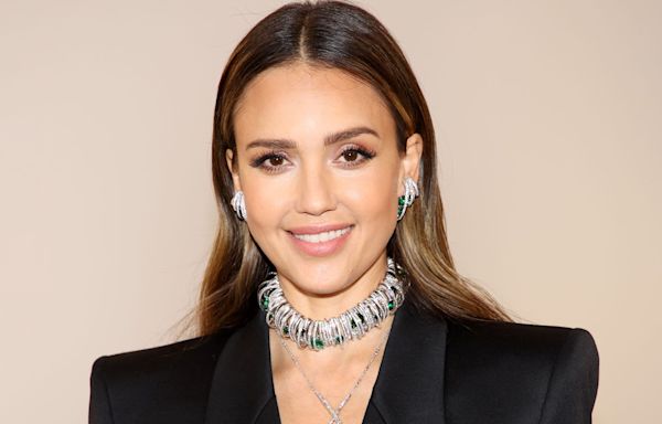 Jessica Alba Carried a $275 Raffia Bag Twice This Month — and It’s a Stylish Alternative to Leather Purses