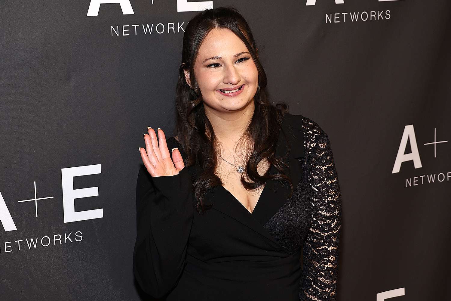 Gypsy Rose Blanchard Spends Time with Ex-Fiancé Ken Urker and Her Family amid Divorce from Ryan Scott Anderson