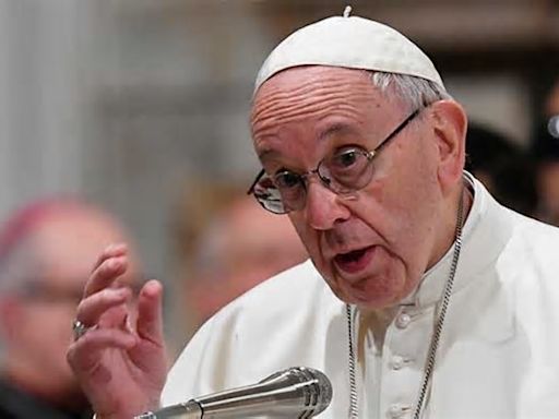 El papa Francisco pide a los niños que no pierdan tiempo en las redes sociales