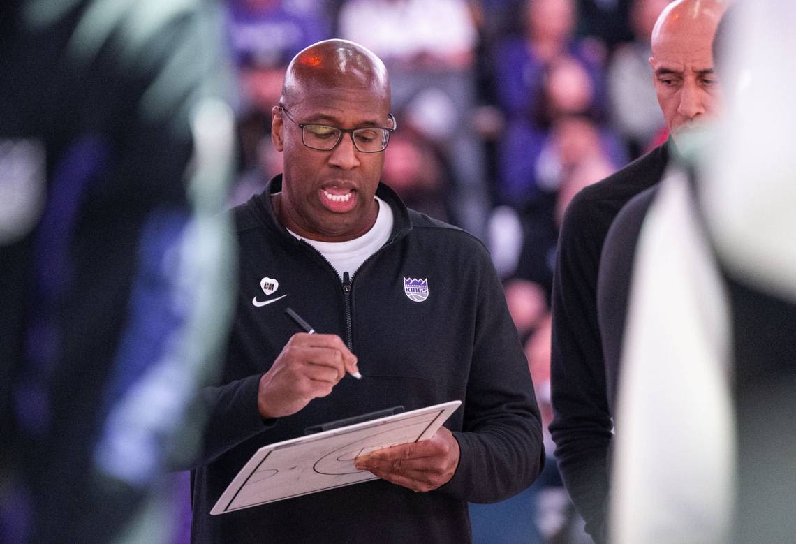 Sacramento Kings table contract extension talks with 2023 NBA Coach of the Year Mike Brown