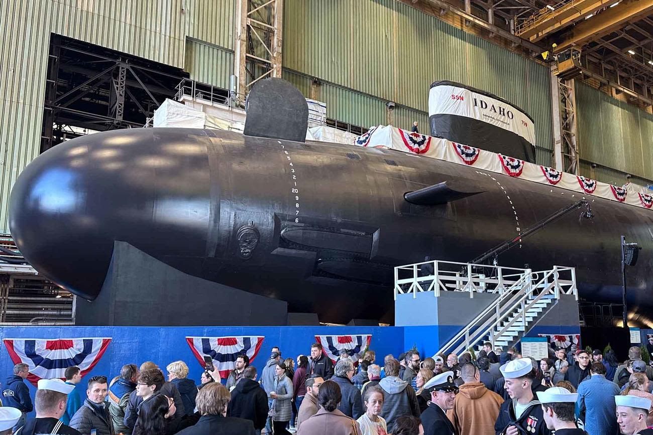 Amid Struggle to Build Subs, Navy Gives Company Running Ads and Website a $1 Billion Contract