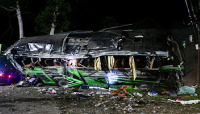 Al menos 11 muertos, la mayoría estudiantes, en un choque de autobús en Indonesia