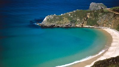 Las ocho playas nudistas más bonitas de España: entre acantilados y dunas