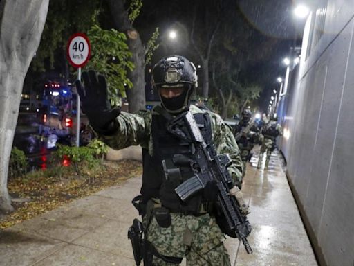 Mexico extradites alleged Sinaloa cartel leader, assassin to United States