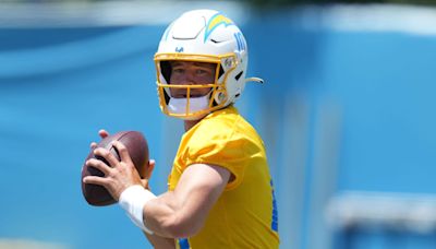 Chargers News: Hall of Fame Bolts QB Gets Honest About Justin Herbert's Upside