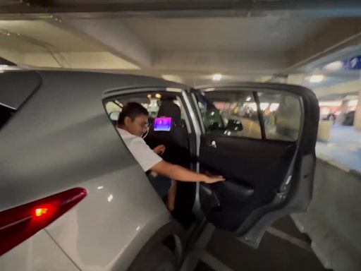 Las Vegas airport officials warn of people posing as fake rideshare drivers