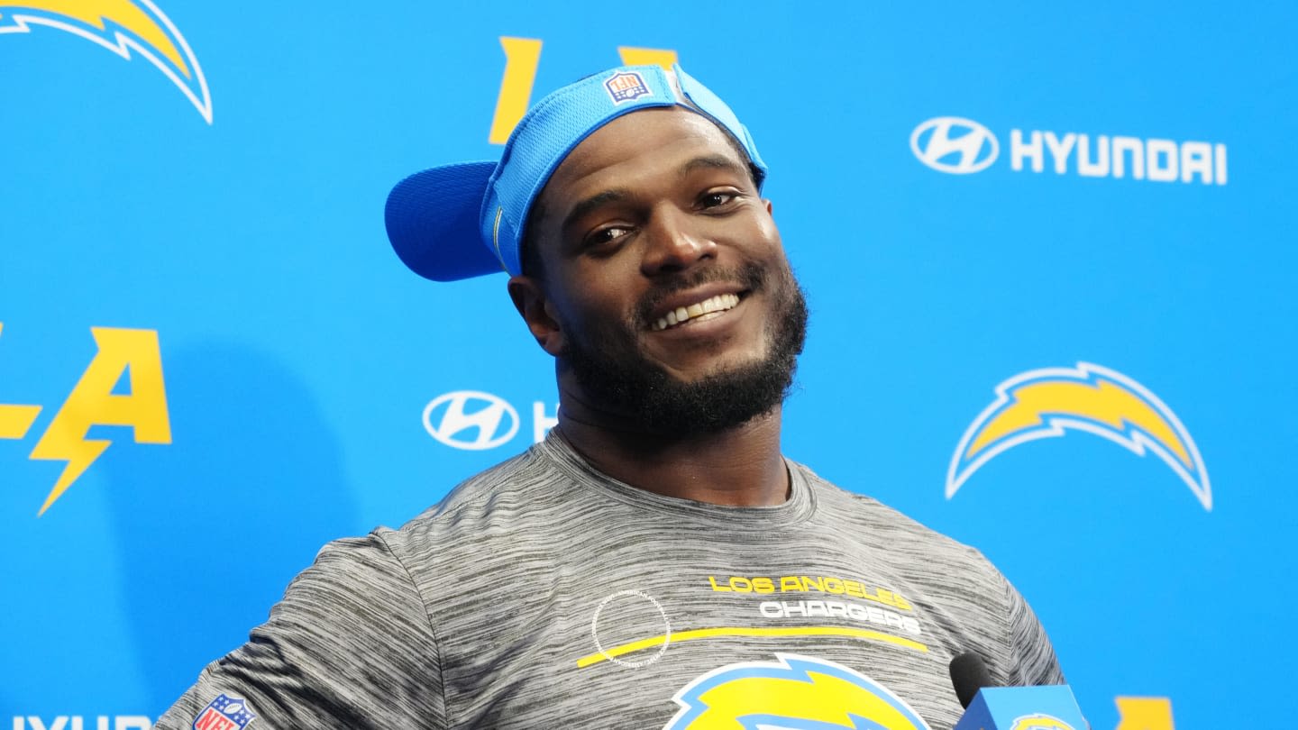 Chargers News: NaVorro Bowman on Linebacker Room, 'There's No Real Weak Point'