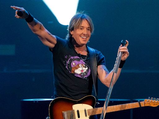 Keith Urban Shocks Fans with a Free Concert at an Alabama Gas Station