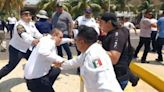 Trifulca entre policías de Campeche; exigen pago de quincena