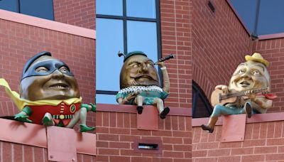 Downtown Colorado Springs gets three new Humpty Dumpty sculptures