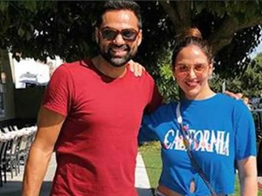 Esha Deol and Abhay Deol's hilarious banter lights up Instagram; check out the post here! - Times of India