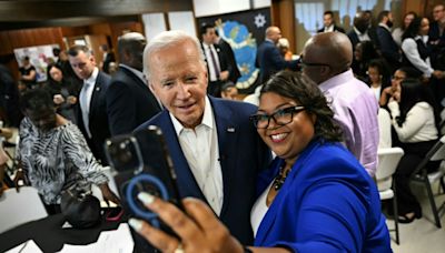 In Wisconsin, Biden seeks gain from Trump's economic misfire