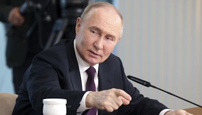 Putin amenaza con enviar armas a los adversarios de Occidente en "zonas sensibles"