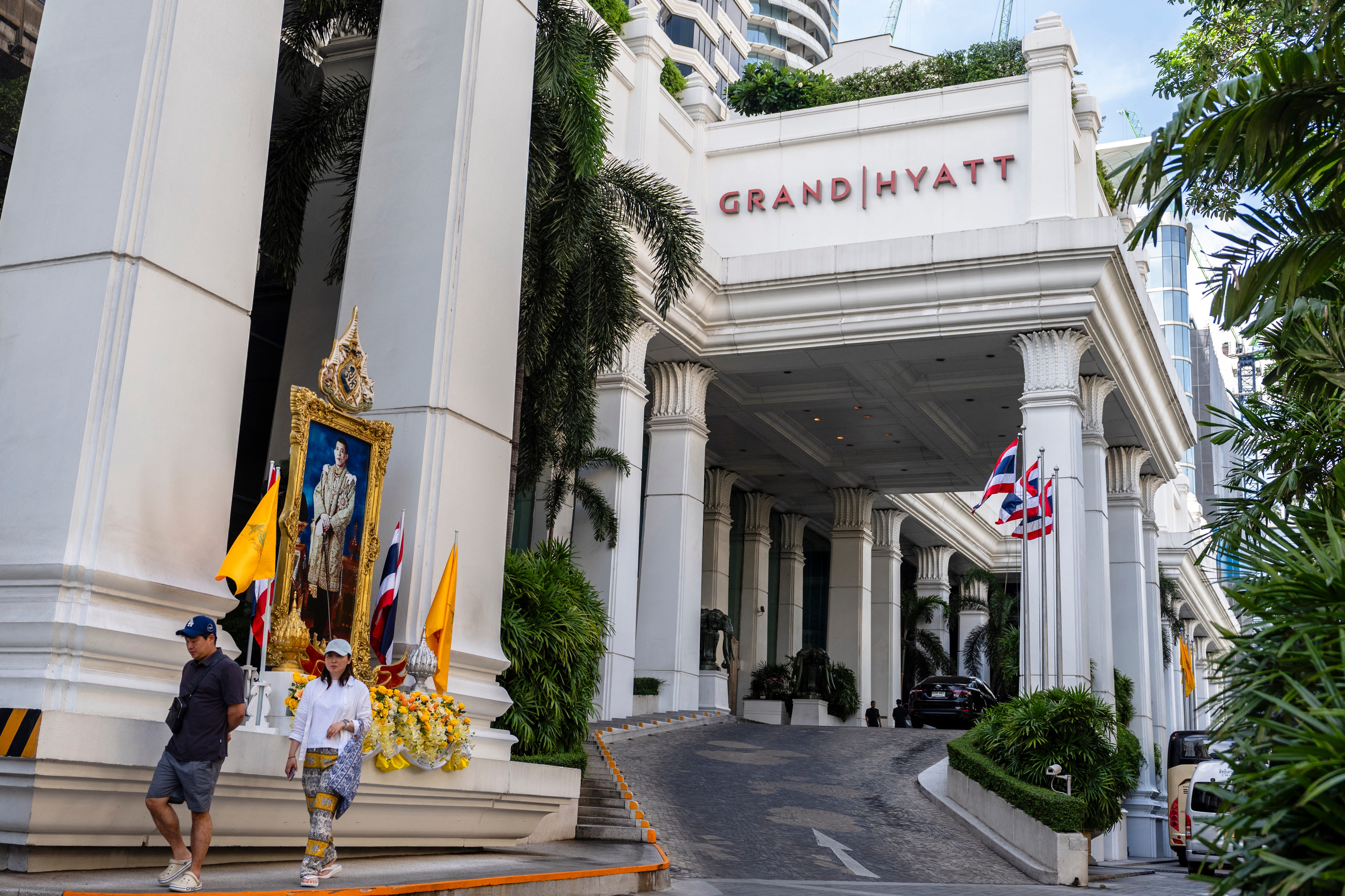 Two US nationals among 6 found dead at posh Bangkok hotel, cyanide poisoning suspected