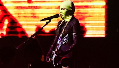 Madonna surge de máscara para ensaiar no palco de Copacabana - OFuxico
