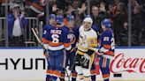 Holmstrom scores go-ahead goal in Isles' win over Penguins. Sorokin stops Crosby's late penalty shot