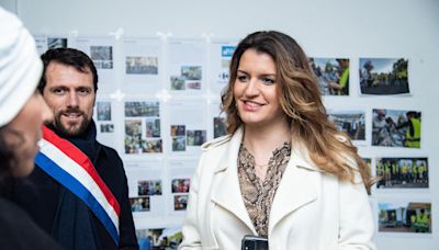 Marlène Schiappa : beach waves et maillot bordeaux, l’ancienne ministre prend la pose en vacances en Corse