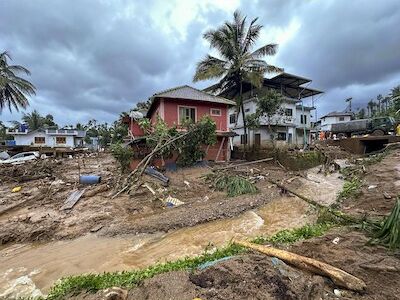 Wayanad landslide toll mounts 160; disaster linked to 3 causes. 10 updates