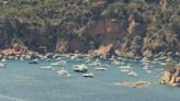 El exceso de barcos en las calas de la Costa Brava pone al límite a los agentes rurales