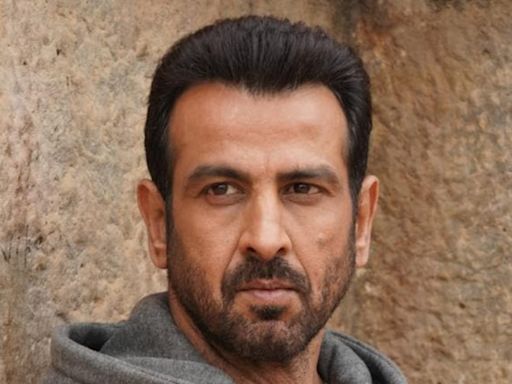 Ronit Roy and wife Neelam Roy purchase an apartment for ₹18.94 crore in Mumbai's Versova