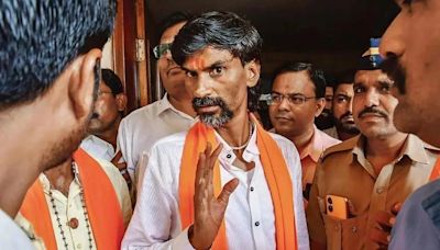 Maratha quota: Mahayuti, MVA not serious about community’s demands, says Manoj Jarange