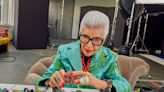 A los 102 años, murió Iris Apfel, ícono de la moda en el mundo