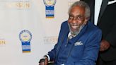 Tributes pour in for Bill Cobbs as Wendell Pierce leads tributes