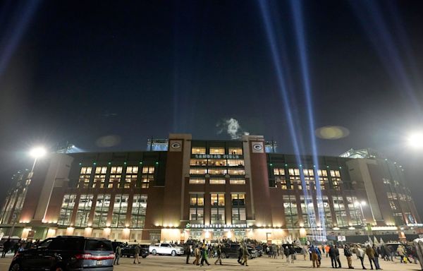 Northern Lights at Lambeau Field Emulated the Perfect Packers Colors