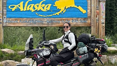 Motociclista tica manejó desde Costa Rica hasta Alaska en solo un mes: esta es su historia