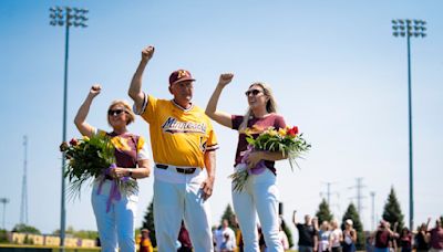 Reusse: Gophers honor coach John Anderson with a retired number, then a big number