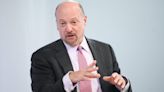 Jim Cramer Says Dow Jones Likely to Continue Outperforming; Here Are 3 Dow Stocks That Analysts Like